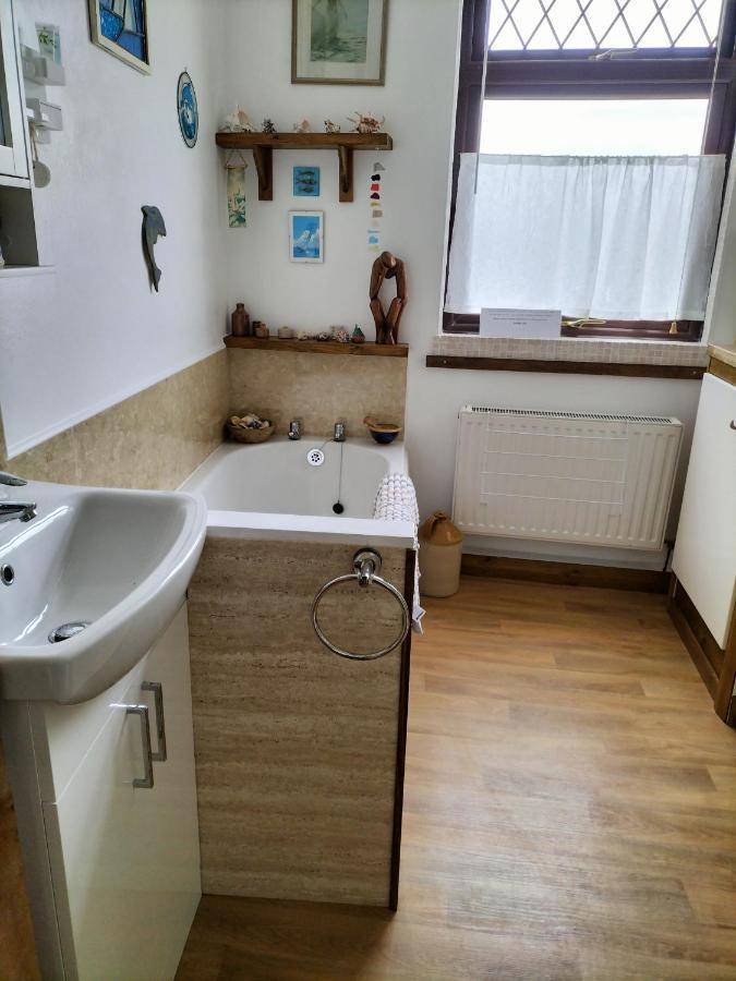 Clearview Cottage Сейнт Остел Екстериор снимка